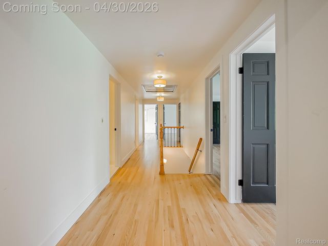 2085 Quarton Road, Bloomfield Hills, MI 48301