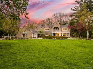 2085 Quarton Road, Bloomfield Hills, MI 48301