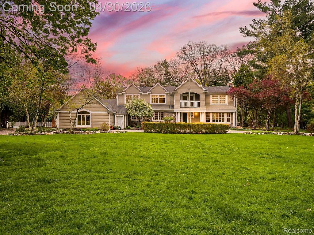 2085 Quarton Road, Bloomfield Hills, MI 48301