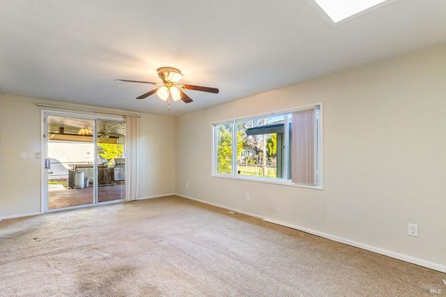 119 Carlsbad Cir, Vacaville, CA 95687