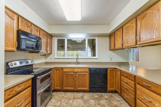 119 Carlsbad Cir, Vacaville, CA 95687