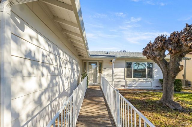 119 Carlsbad Cir, Vacaville, CA 95687