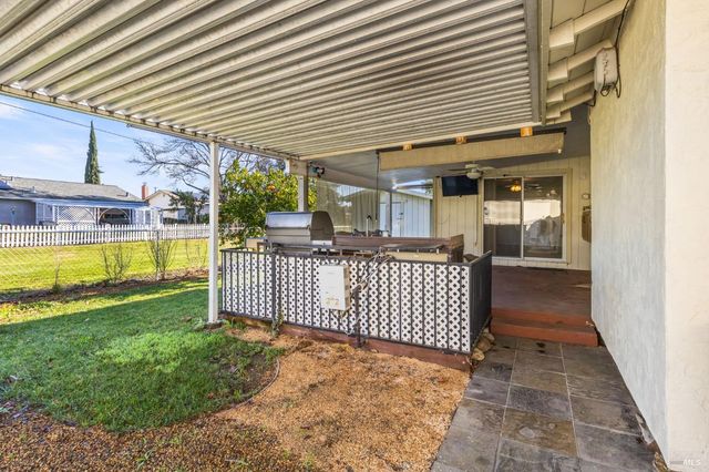 119 Carlsbad Cir, Vacaville, CA 95687