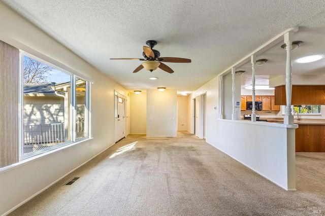 119 Carlsbad Cir, Vacaville, CA 95687