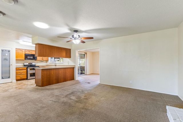 119 Carlsbad Cir, Vacaville, CA 95687