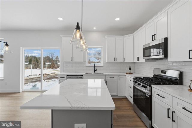 918 OLIVE ST, Burlington, NJ 08016