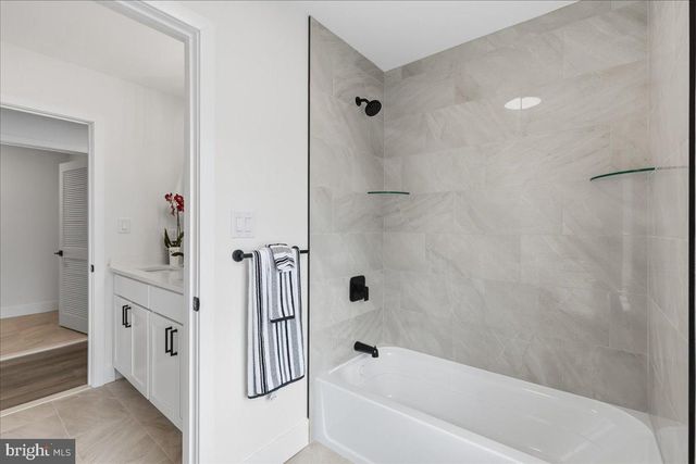 918 OLIVE ST, Burlington, NJ 08016