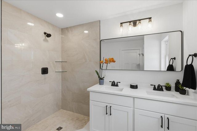 918 OLIVE ST, Burlington, NJ 08016