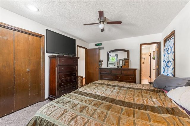 1524 Oxford Court, Liberty, MO 64068
