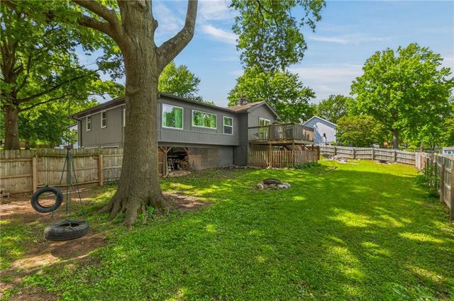 1524 Oxford Court, Liberty, MO 64068