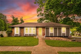 1524 Oxford Court, Liberty, MO 64068