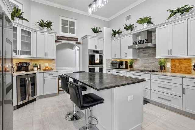 1488 Lantana Ct, Weston, FL 33326