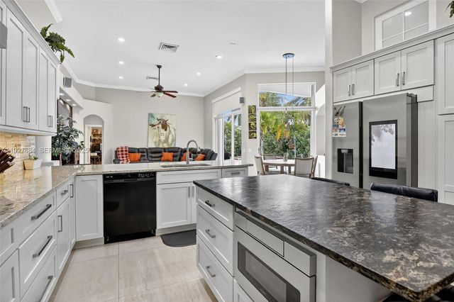 1488 Lantana Ct, Weston, FL 33326