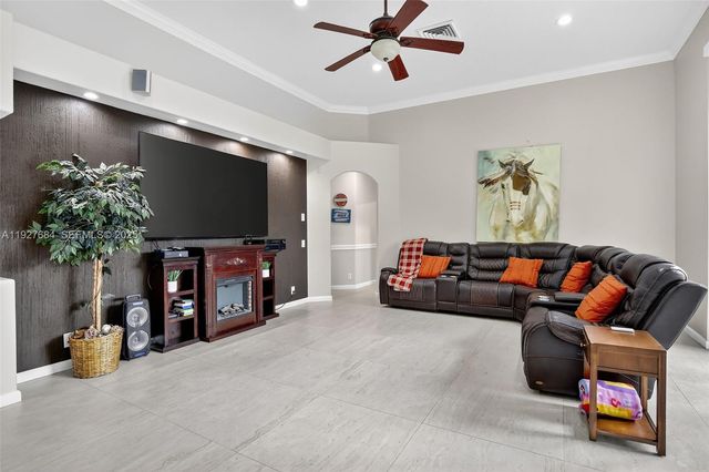 1488 Lantana Ct, Weston, FL 33326