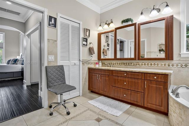 1488 Lantana Ct, Weston, FL 33326