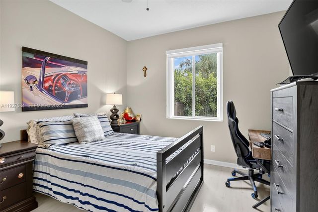 1488 Lantana Ct, Weston, FL 33326