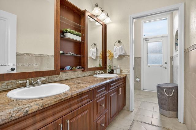 1488 Lantana Ct, Weston, FL 33326