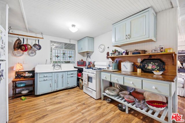 1667 Las Virgenes Canyon Road 5, Calabasas, CA 91302