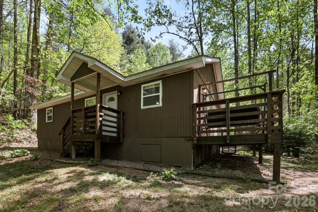 521 Lake Falls Road, Hendersonville, NC 28739