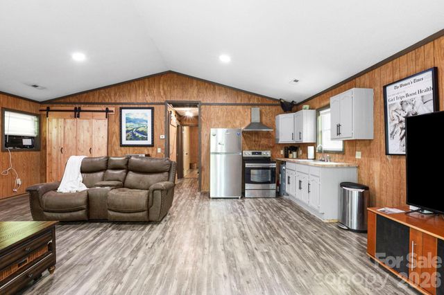 521 Lake Falls Road, Hendersonville, NC 28739