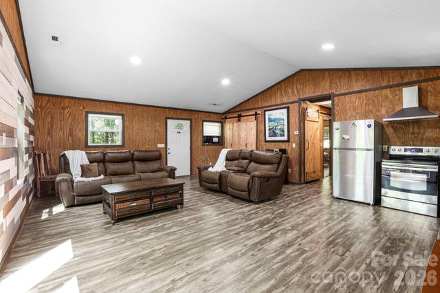 521 Lake Falls Road, Hendersonville, NC 28739
