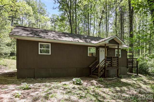 521 Lake Falls Road, Hendersonville, NC 28739