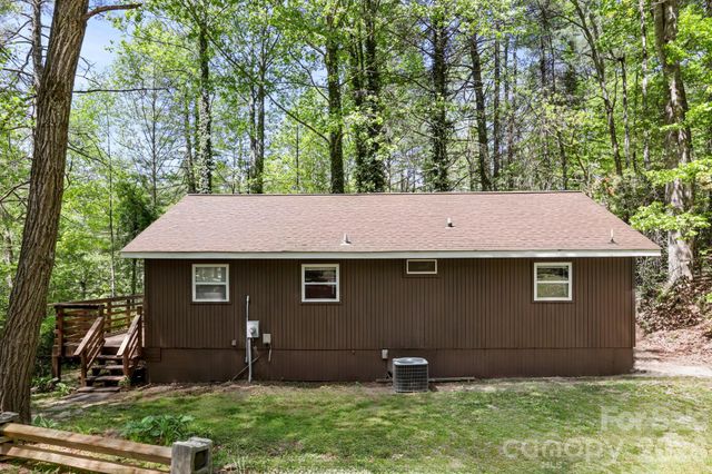 521 Lake Falls Road, Hendersonville, NC 28739