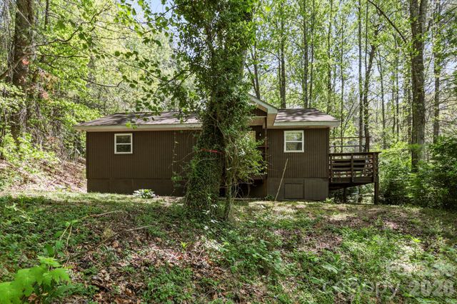 521 Lake Falls Road, Hendersonville, NC 28739