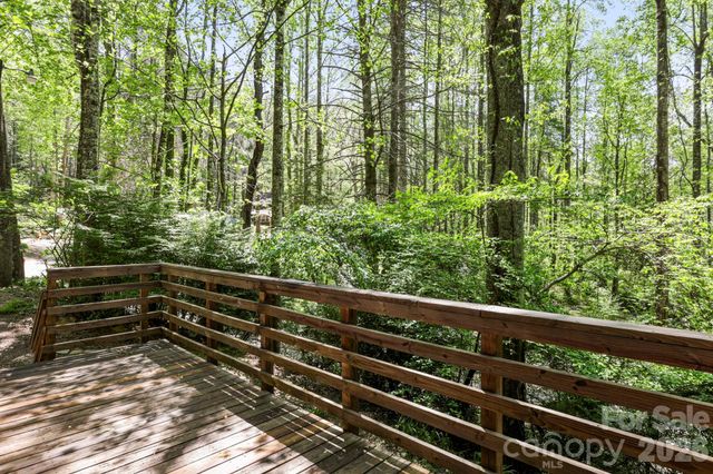 521 Lake Falls Road, Hendersonville, NC 28739