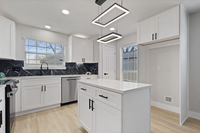 2318 Overbrook Drive, Arlington, TX 76014