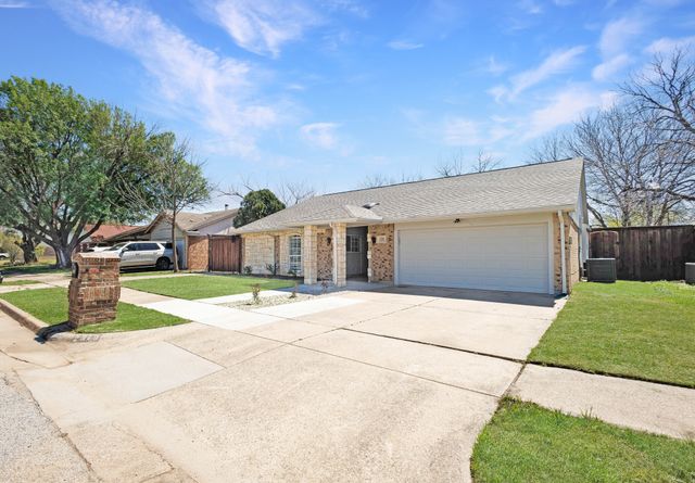 2318 Overbrook Drive, Arlington, TX 76014