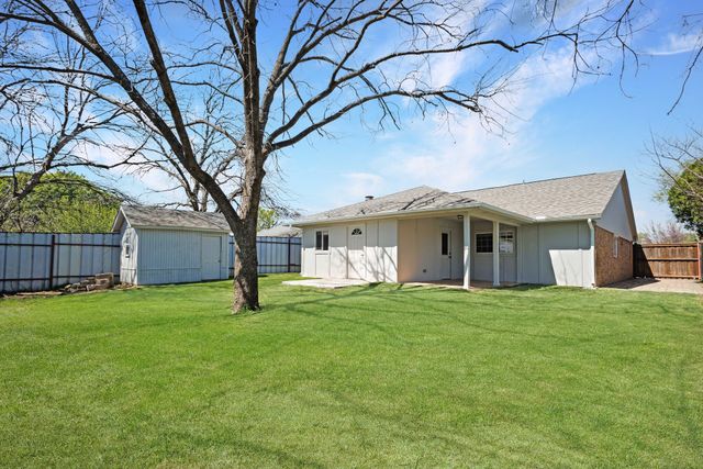 2318 Overbrook Drive, Arlington, TX 76014