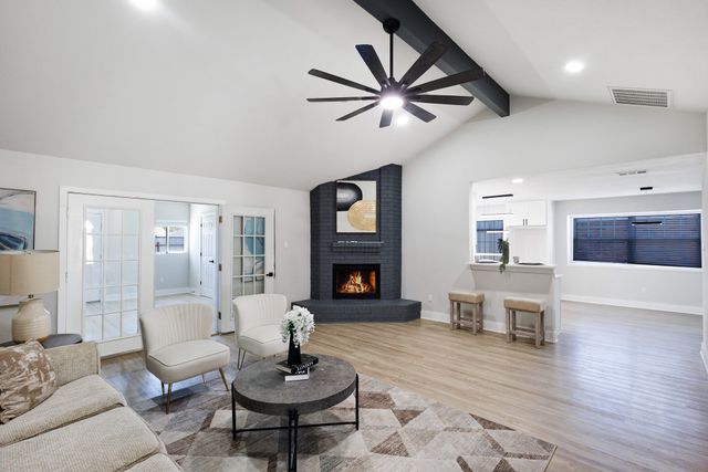 2318 Overbrook Drive, Arlington, TX 76014