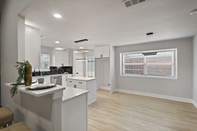 2318 Overbrook Drive, Arlington, TX 76014