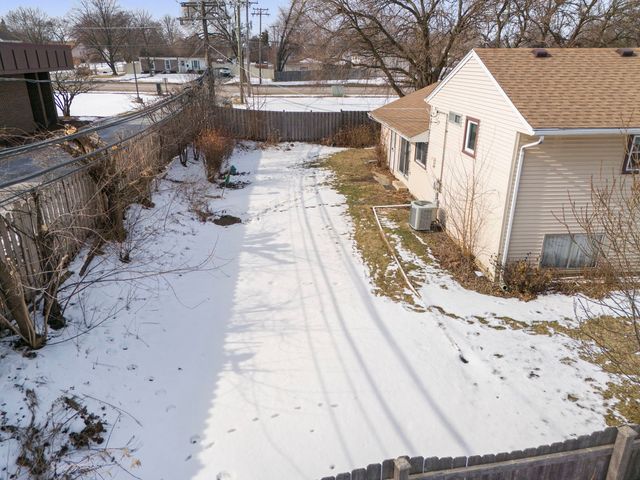 215 E Lincoln Avenue, Glendale Heights, IL 60139
