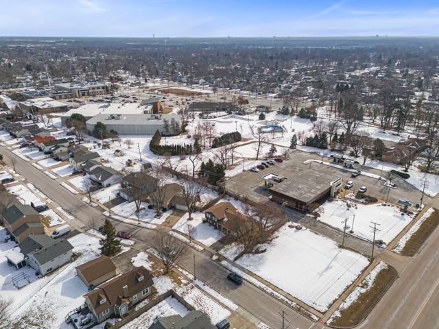 215 E Lincoln Avenue, Glendale Heights, IL 60139