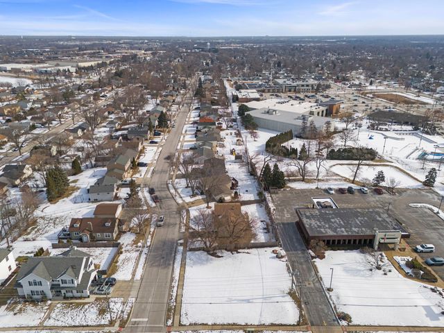 215 E Lincoln Avenue, Glendale Heights, IL 60139