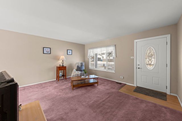 215 E Lincoln Avenue, Glendale Heights, IL 60139