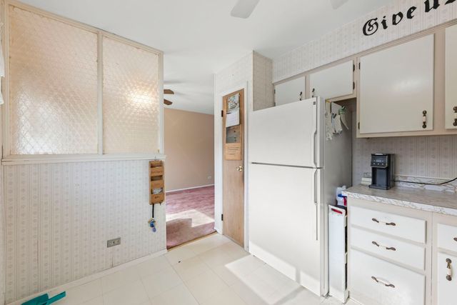 215 E Lincoln Avenue, Glendale Heights, IL 60139