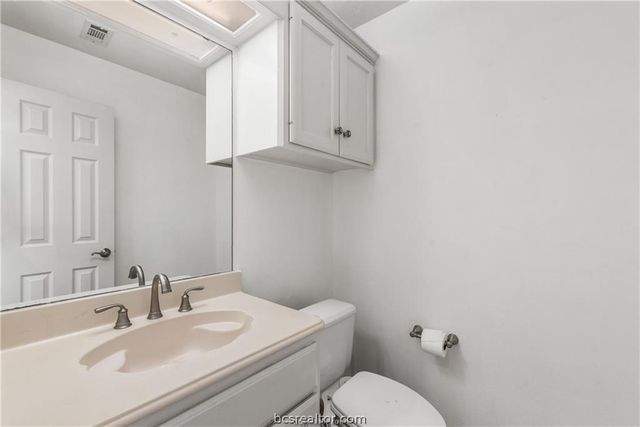 1309 Essex Green, College Station, TX 77845