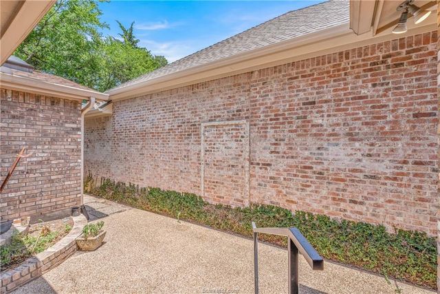 1309 Essex Green, College Station, TX 77845
