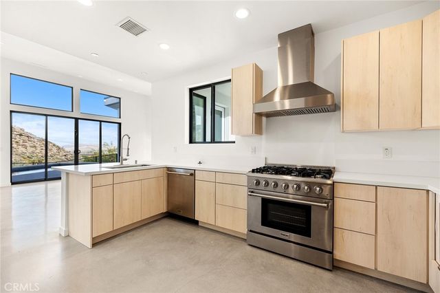 6218 Farrelo Road, Yucca Valley, CA 92284
