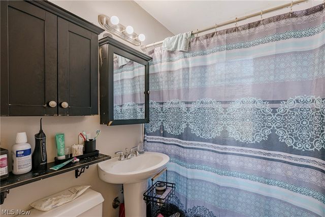 774 Mckinley Avenue, Bedford, OH 44146