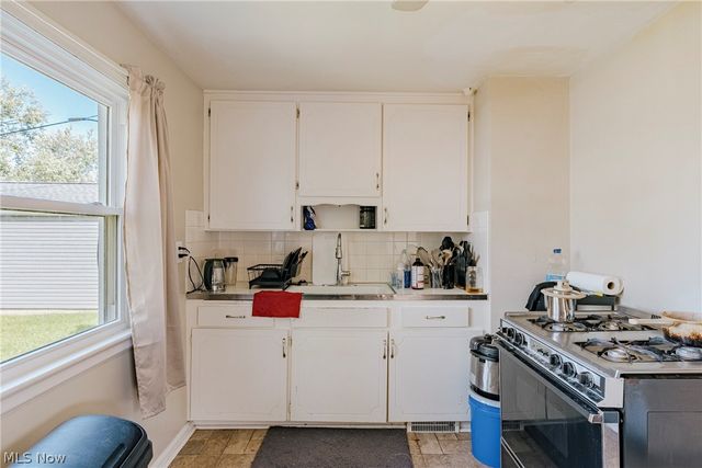 774 Mckinley Avenue, Bedford, OH 44146