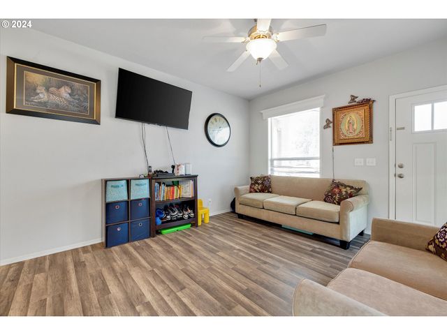 540 Sw LIBERTY BELL Dr, Beaverton, OR 97006