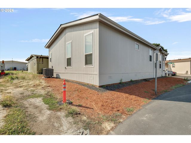 540 Sw LIBERTY BELL Dr, Beaverton, OR 97006