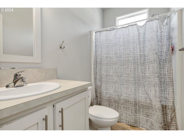 540 Sw LIBERTY BELL Dr, Beaverton, OR 97006