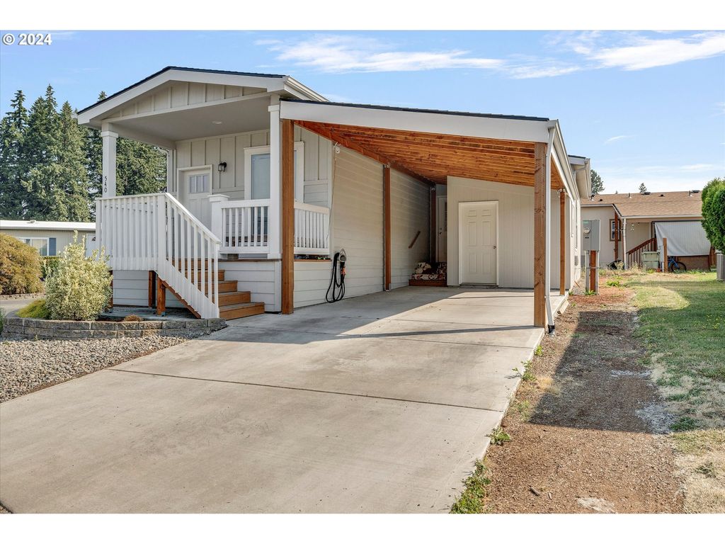 540 Sw LIBERTY BELL Dr, Beaverton, OR 97006