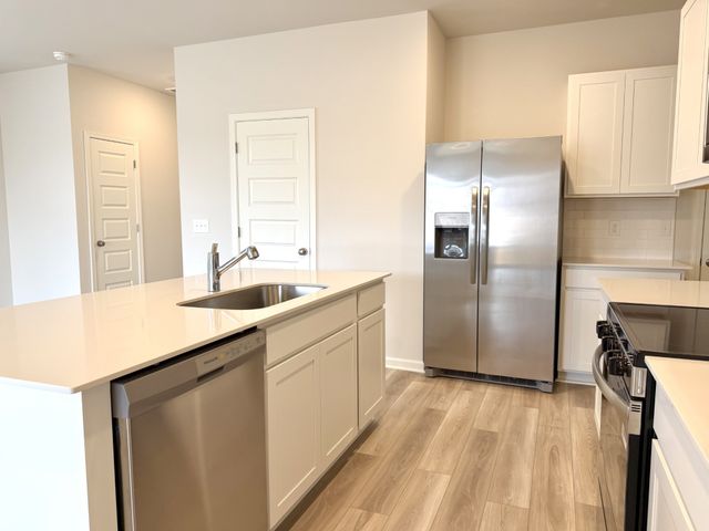 919 Moray Ln, Clarksville, TN 37043