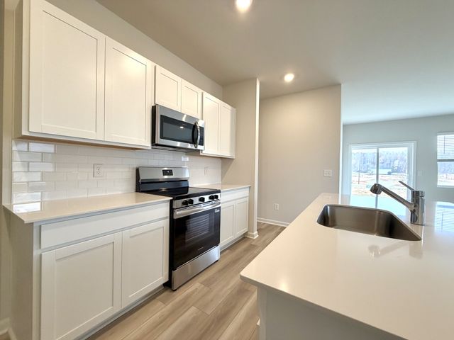 919 Moray Ln, Clarksville, TN 37043